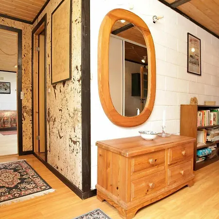 Two-bedroom Holiday In 1