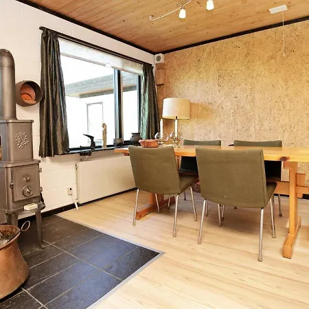 Two-bedroom Holiday In 1 펜션 *